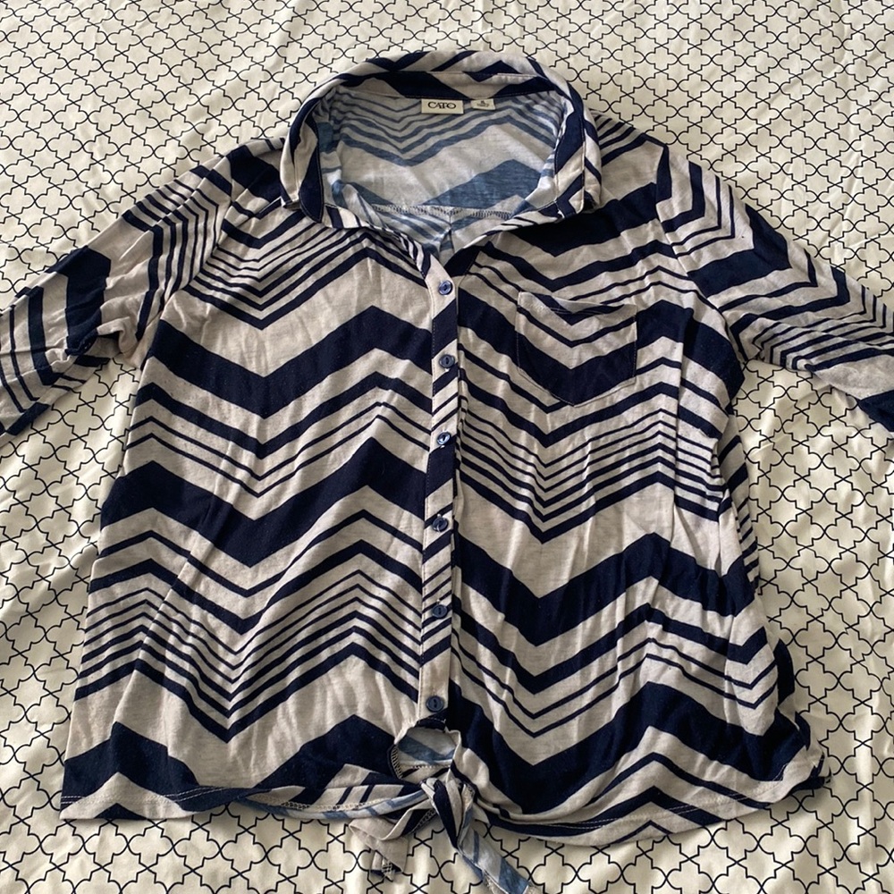 I’m selling a blouse in wonderful condition!!!